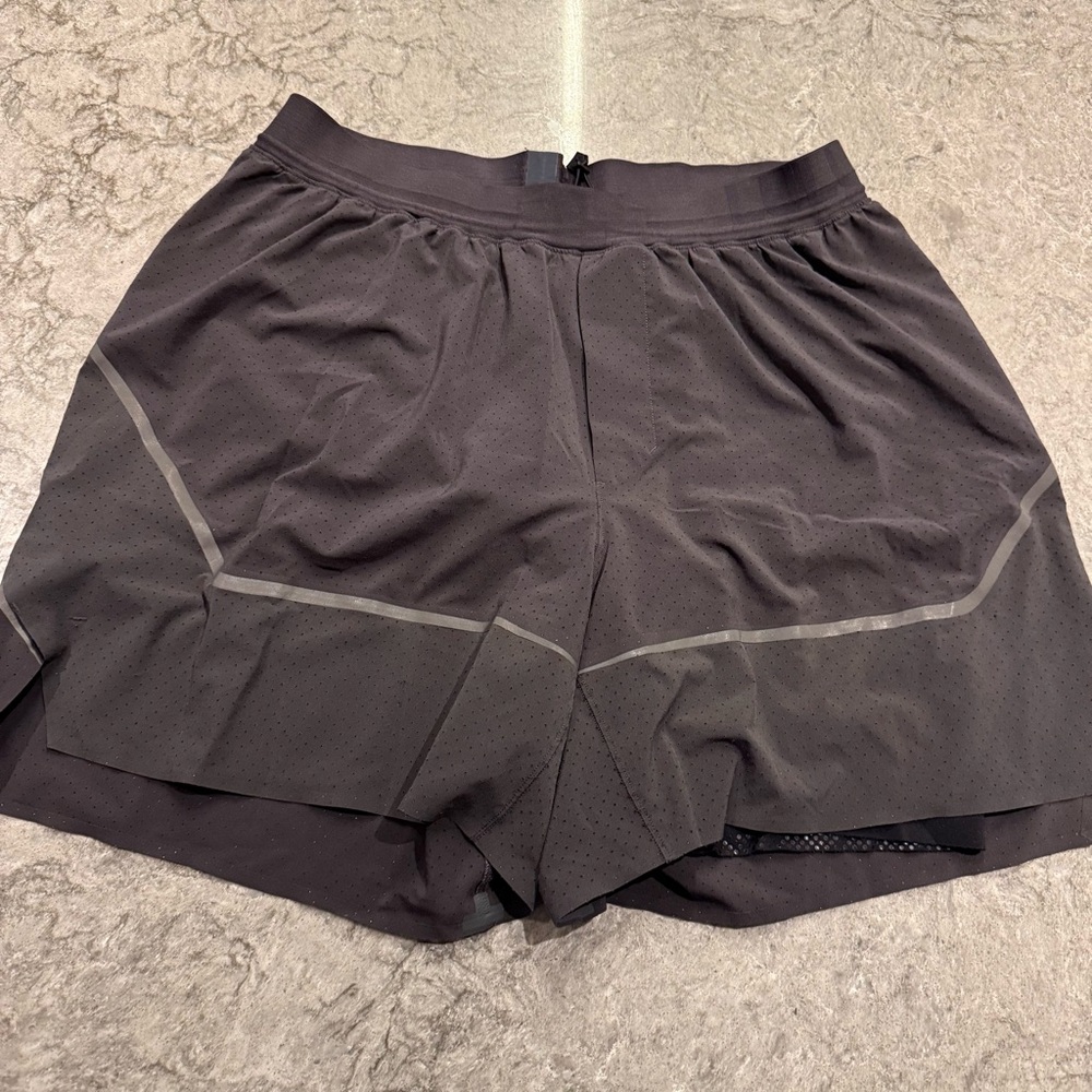 Lululemon Surge Lined Short 6" *Special edition Black Granite large